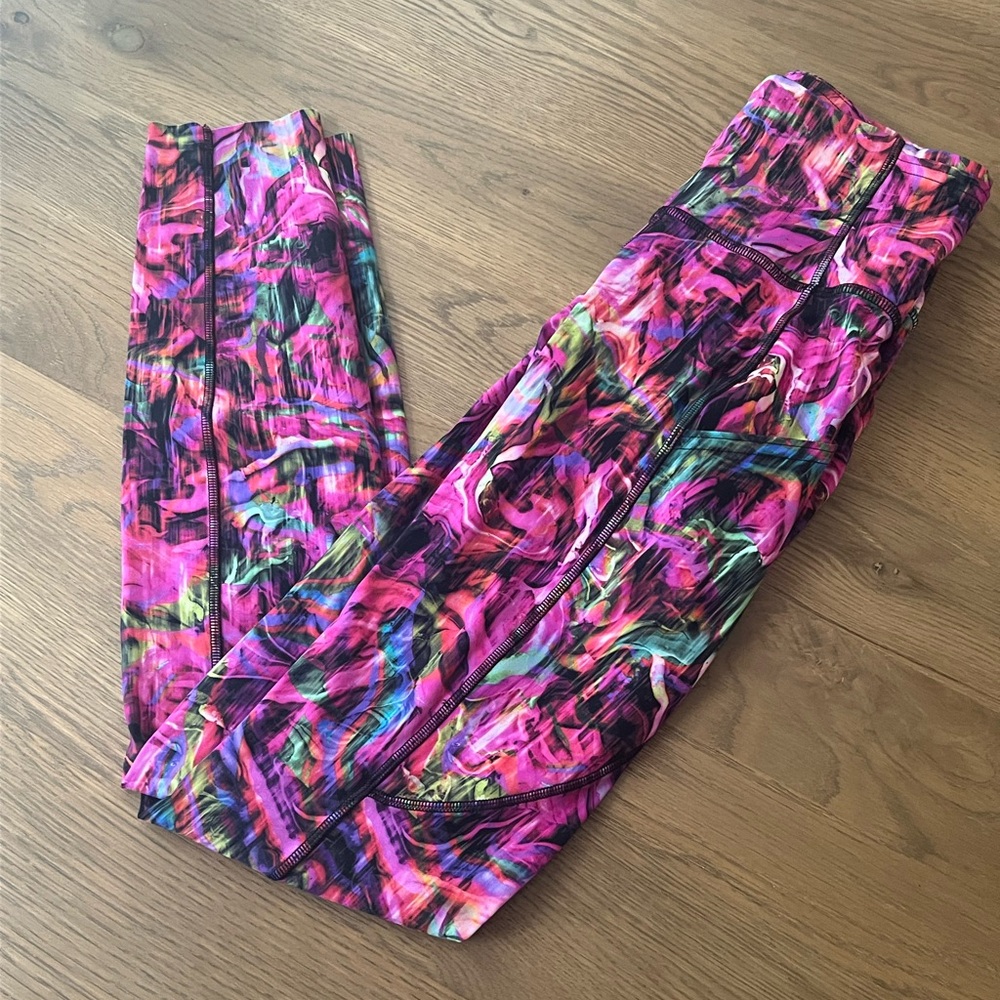 Lululemon fast and free leggings with pockets. Size 2. 7/8 length.